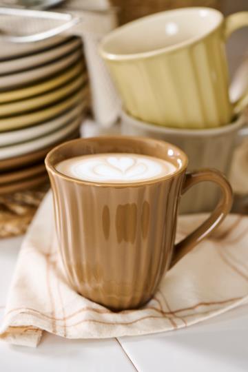 Tasse Rillen Mynte Hazelnut