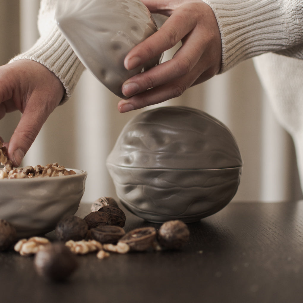 Walnut Schale mit Deckel Dust